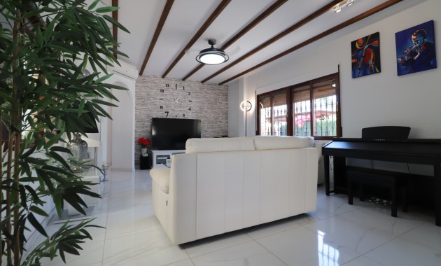 Herverkoop - Detached Villa -
Formentera del Segura - Fincas de La Vega
