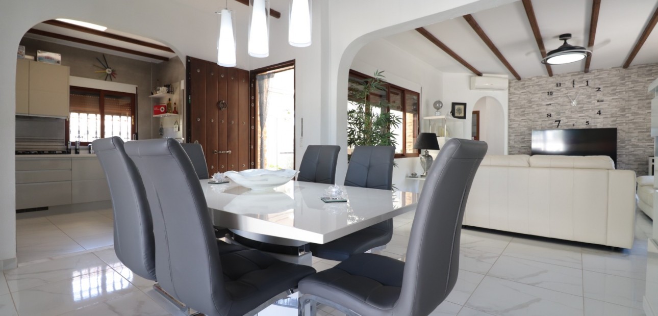 Herverkoop - Detached Villa -
Formentera del Segura - Fincas de La Vega