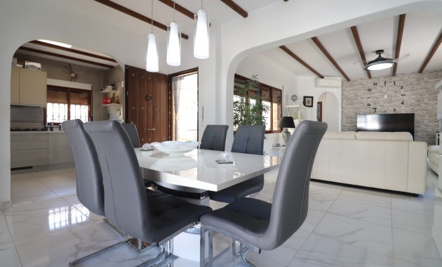 Herverkoop - Detached Villa -
Formentera del Segura - Fincas de La Vega