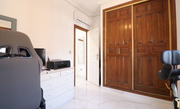 Herverkoop - Detached Villa -
Formentera del Segura - Fincas de La Vega