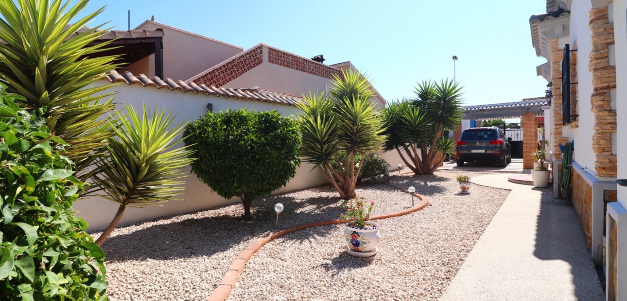Herverkoop - Detached Villa -
Formentera del Segura - Fincas de La Vega