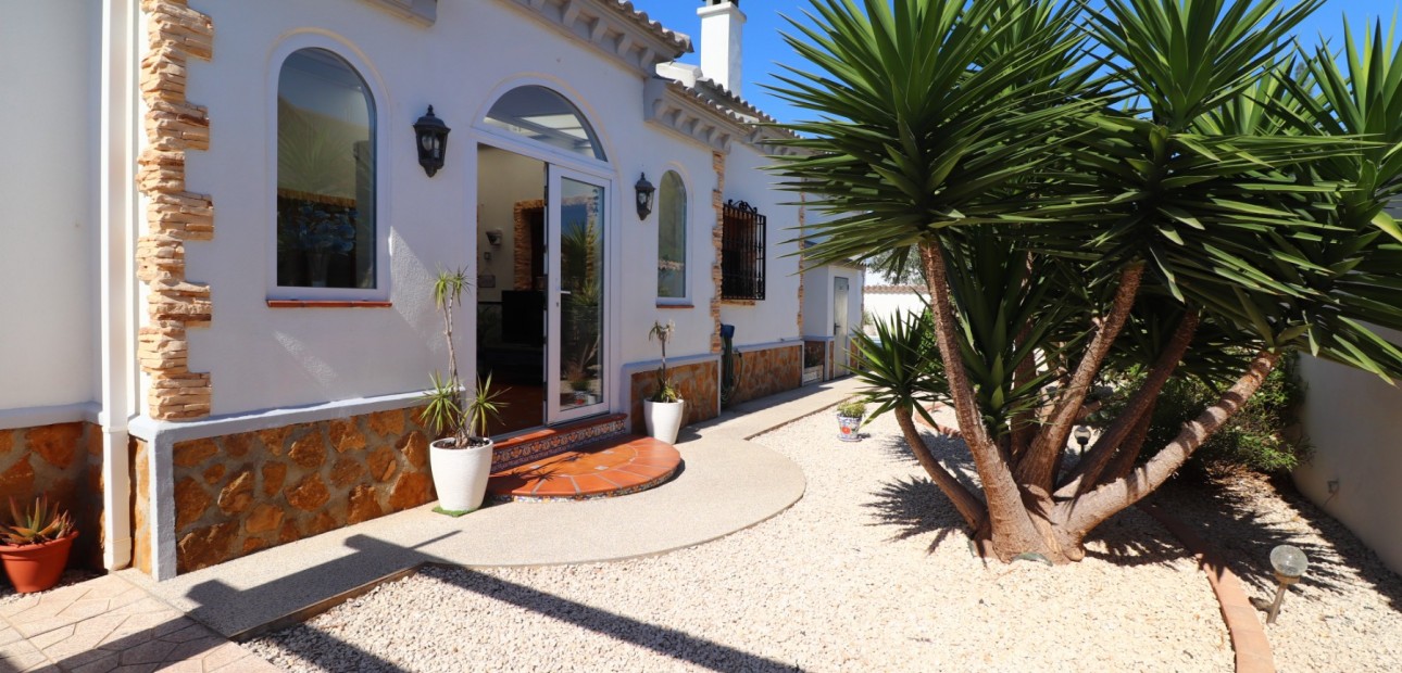 Herverkoop - Detached Villa -
Formentera del Segura - Fincas de La Vega