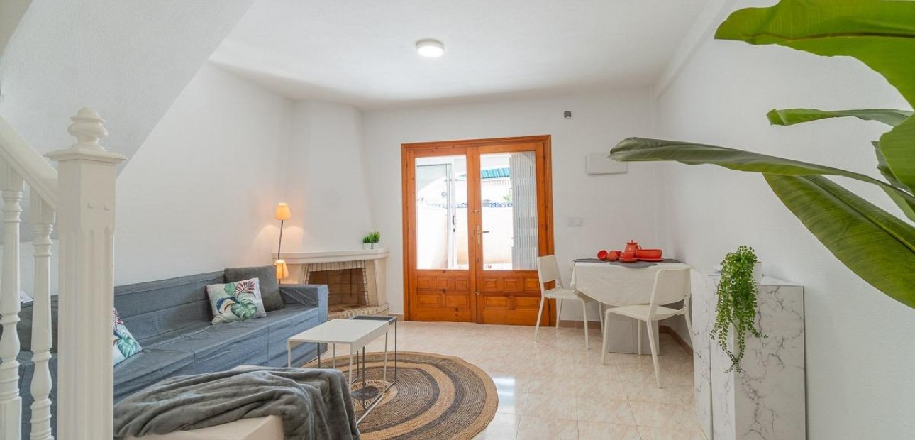 Herverkoop - Bungalow -
Torrevieja - La Siesta - El Salado - Torreta