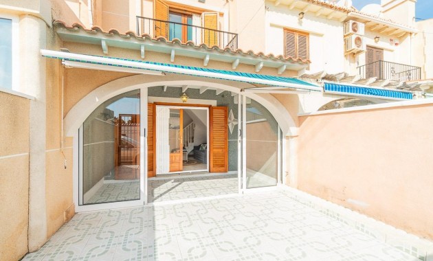 Herverkoop - Bungalow -
Torrevieja - La Siesta - El Salado - Torreta
