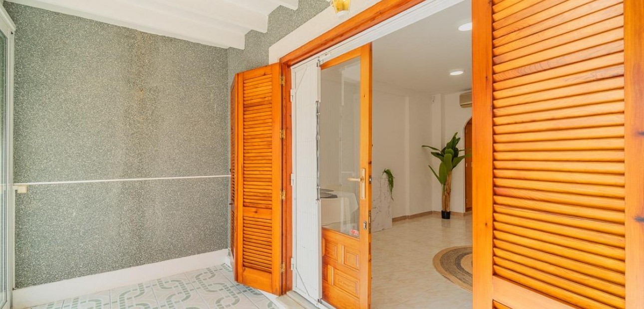 Herverkoop - Bungalow -
Torrevieja - La Siesta - El Salado - Torreta