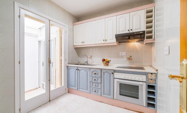 Herverkoop - Bungalow -
Torrevieja - La Siesta - El Salado - Torreta