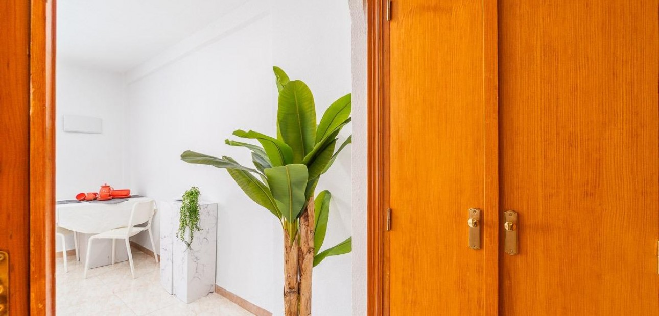 Herverkoop - Bungalow -
Torrevieja - La Siesta - El Salado - Torreta