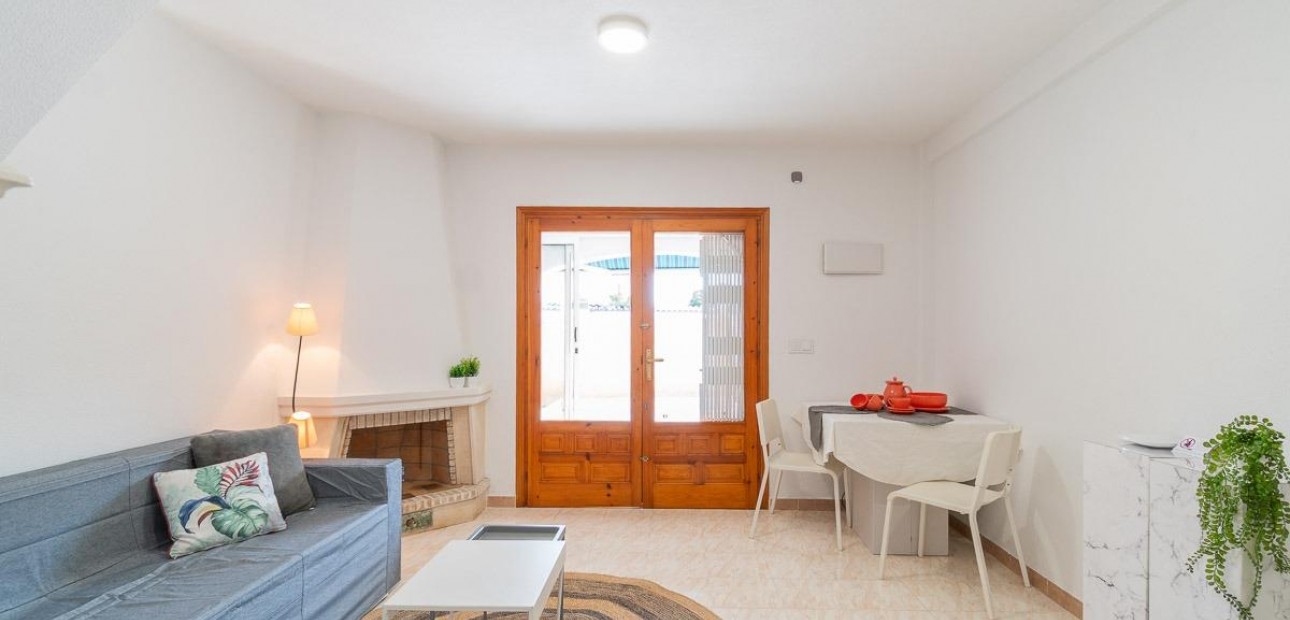 Herverkoop - Bungalow -
Torrevieja - La Siesta - El Salado - Torreta