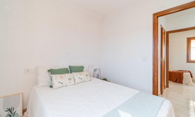 Herverkoop - Bungalow -
Torrevieja - La Siesta - El Salado - Torreta