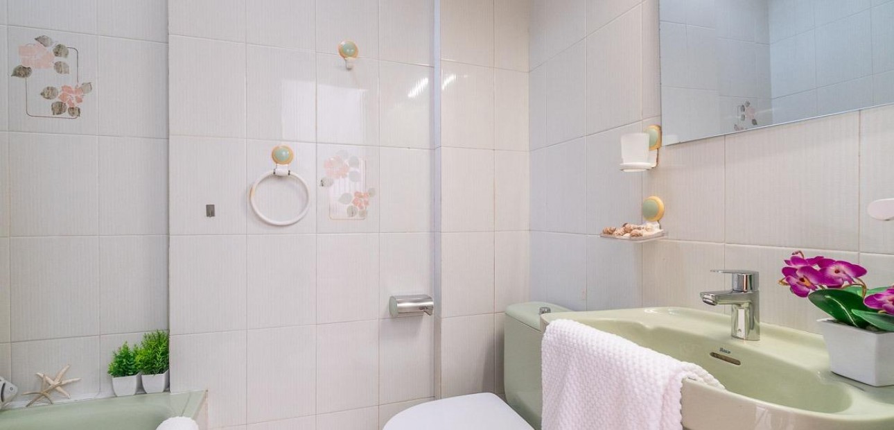 Herverkoop - Bungalow -
Torrevieja - La Siesta - El Salado - Torreta