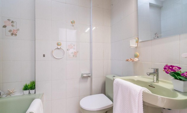 Herverkoop - Bungalow -
Torrevieja - La Siesta - El Salado - Torreta