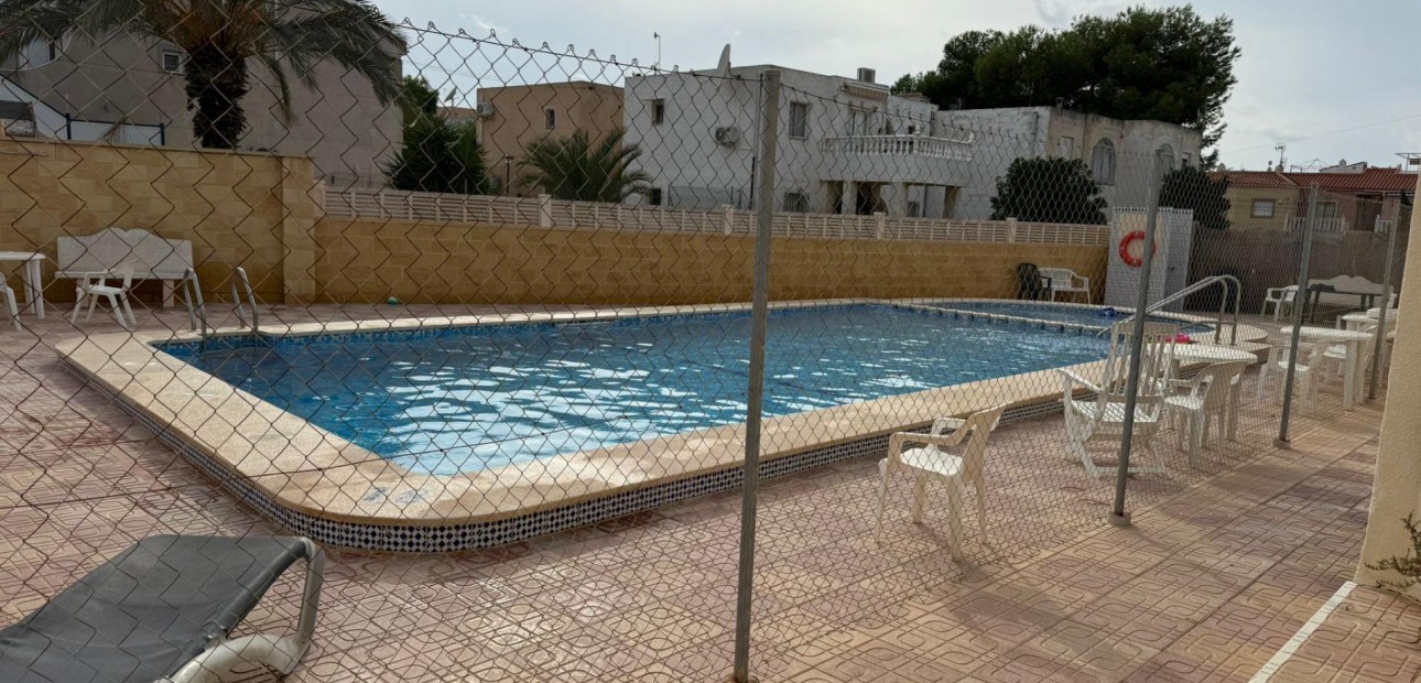 Herverkoop - Bungalow -
Torrevieja - La Siesta - El Salado - Torreta
