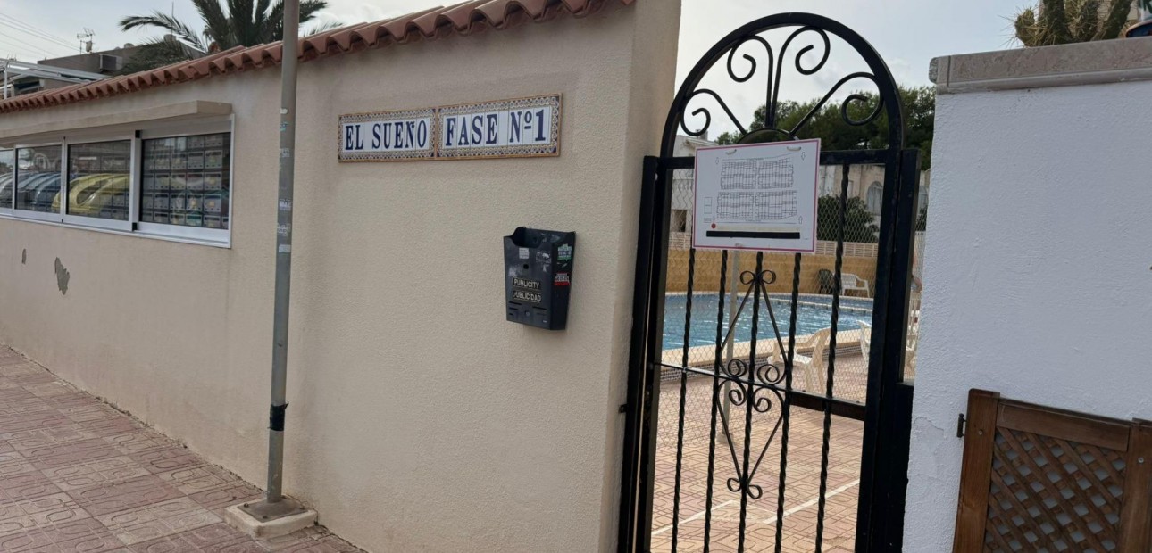 Herverkoop - Bungalow -
Torrevieja - La Siesta - El Salado - Torreta