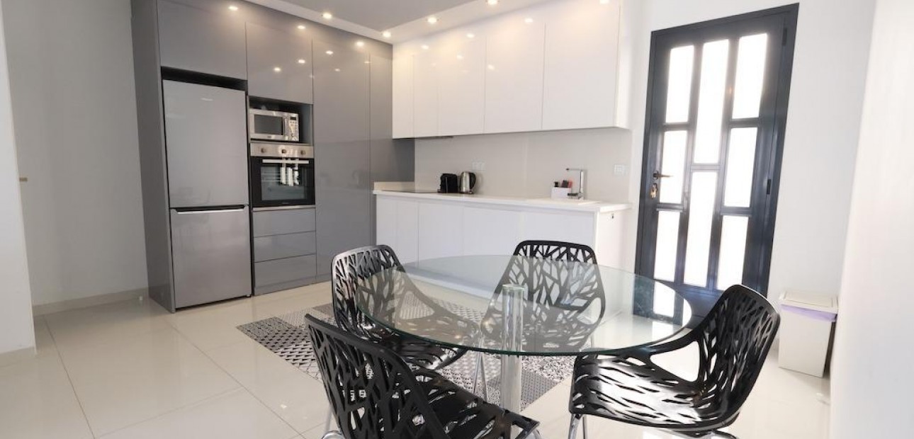 Herverkoop - Bungalow -
Orihuela Costa - La Regia