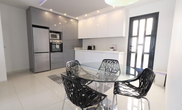 Herverkoop - Bungalow -
Orihuela Costa - La Regia
