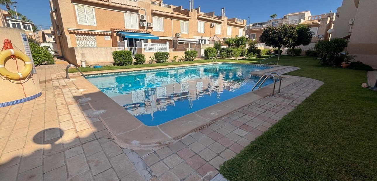 Herverkoop - duplex -
Torrevieja - Los Frutales