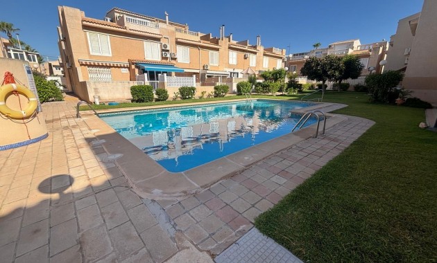 Herverkoop - duplex -
Torrevieja - Los Frutales