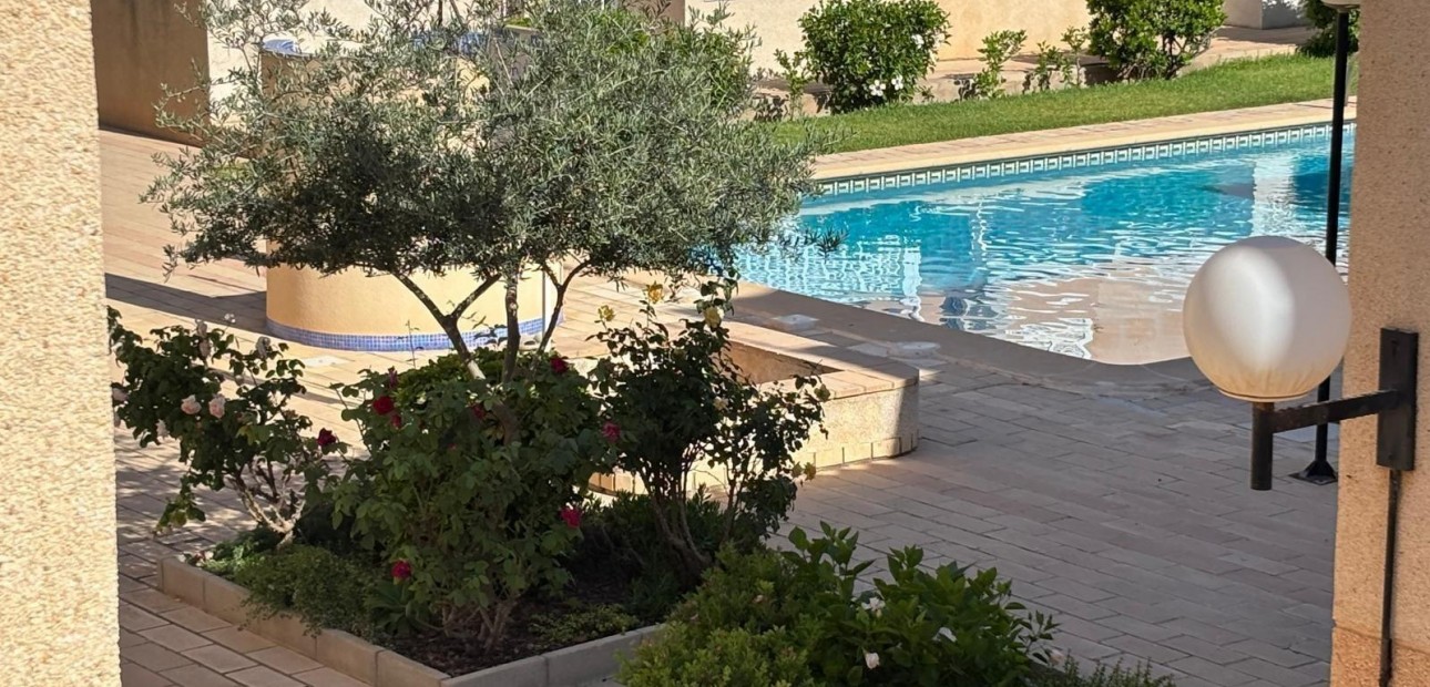 Herverkoop - duplex -
Torrevieja - Los Frutales