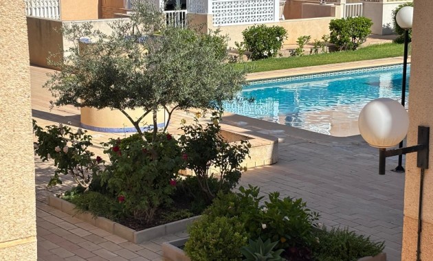 Herverkoop - duplex -
Torrevieja - Los Frutales