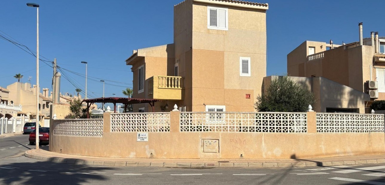 Herverkoop - duplex -
Torrevieja - Los Frutales