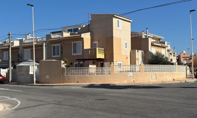 Herverkoop - duplex -
Torrevieja - Los Frutales