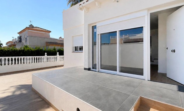 Herverkoop - Quad Villa -
Orihuela Costa - Los Altos