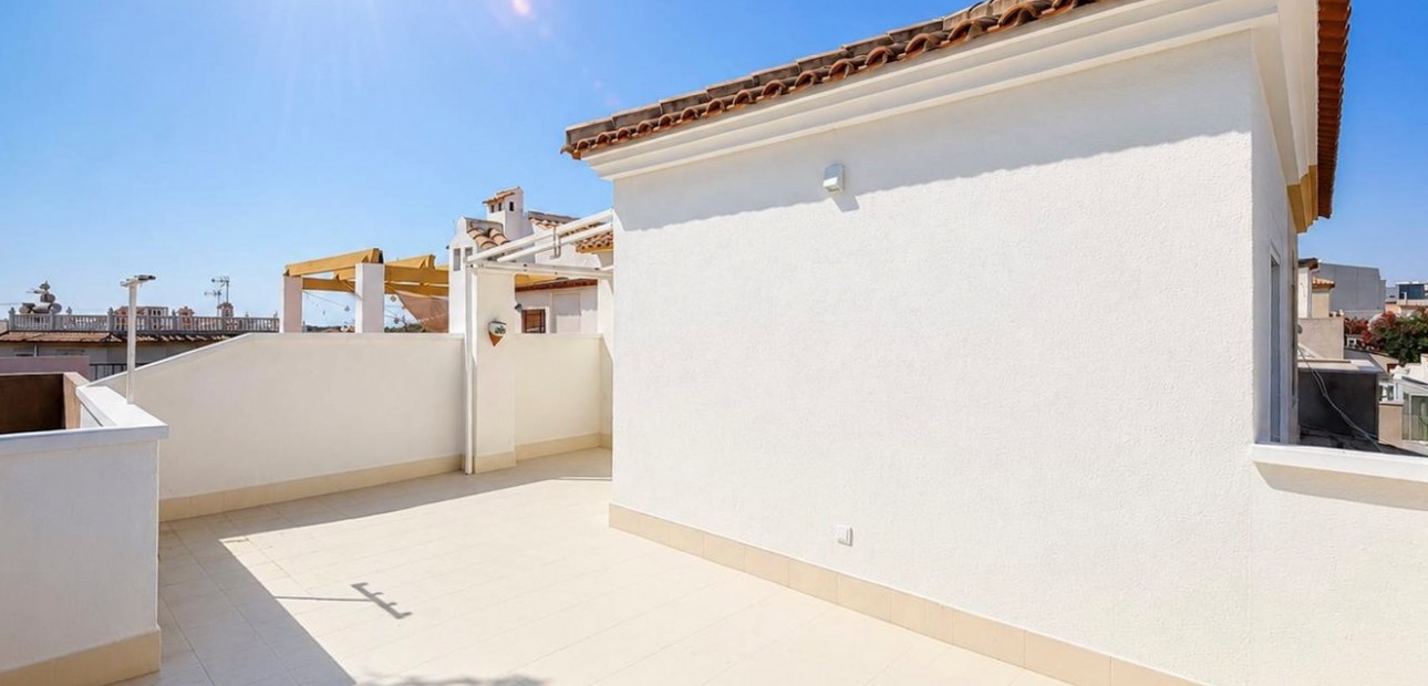 Herverkoop - Quad Villa -
Orihuela Costa - Los Altos
