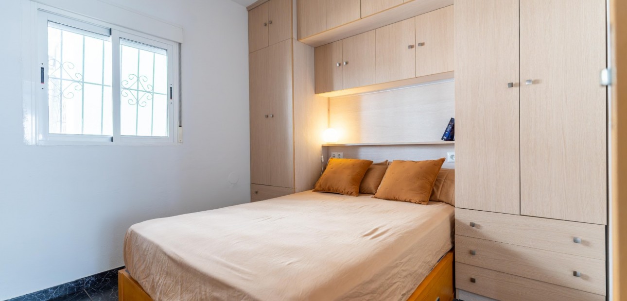 Herverkoop - Appartement / flat -
Torrevieja - Playa Los Naufragos