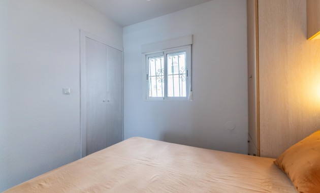 Herverkoop - Appartement / flat -
Torrevieja - Playa Los Naufragos
