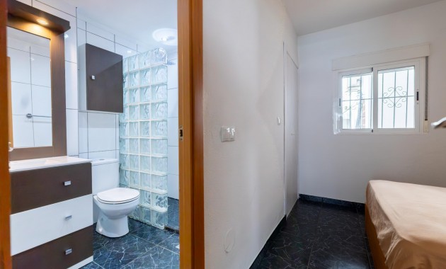 Herverkoop - Appartement / flat -
Torrevieja - Playa Los Naufragos