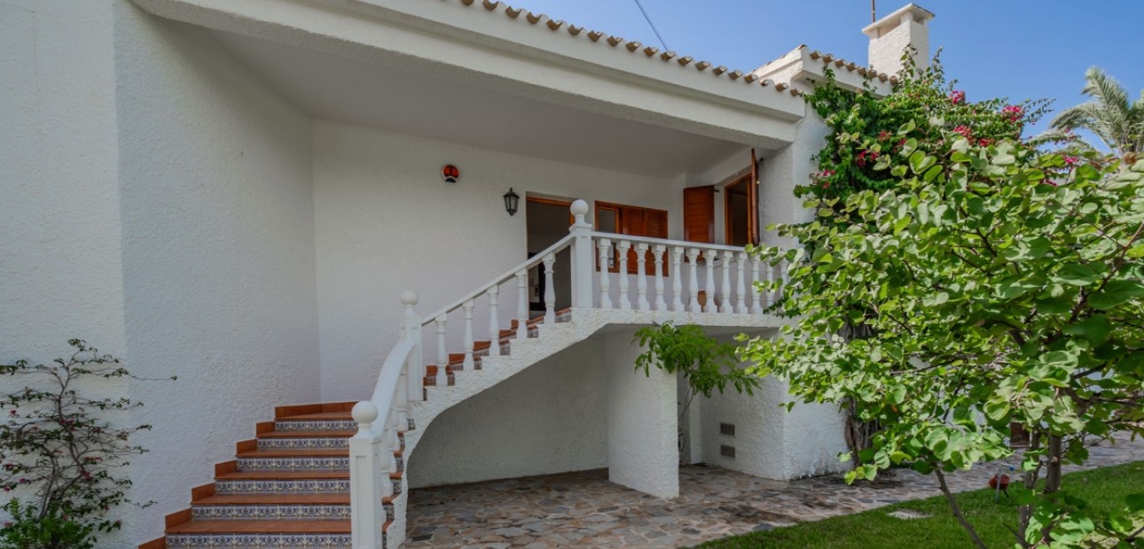 Herverkoop - Detached Villa -
Orihuela Costa - Cabo Roig