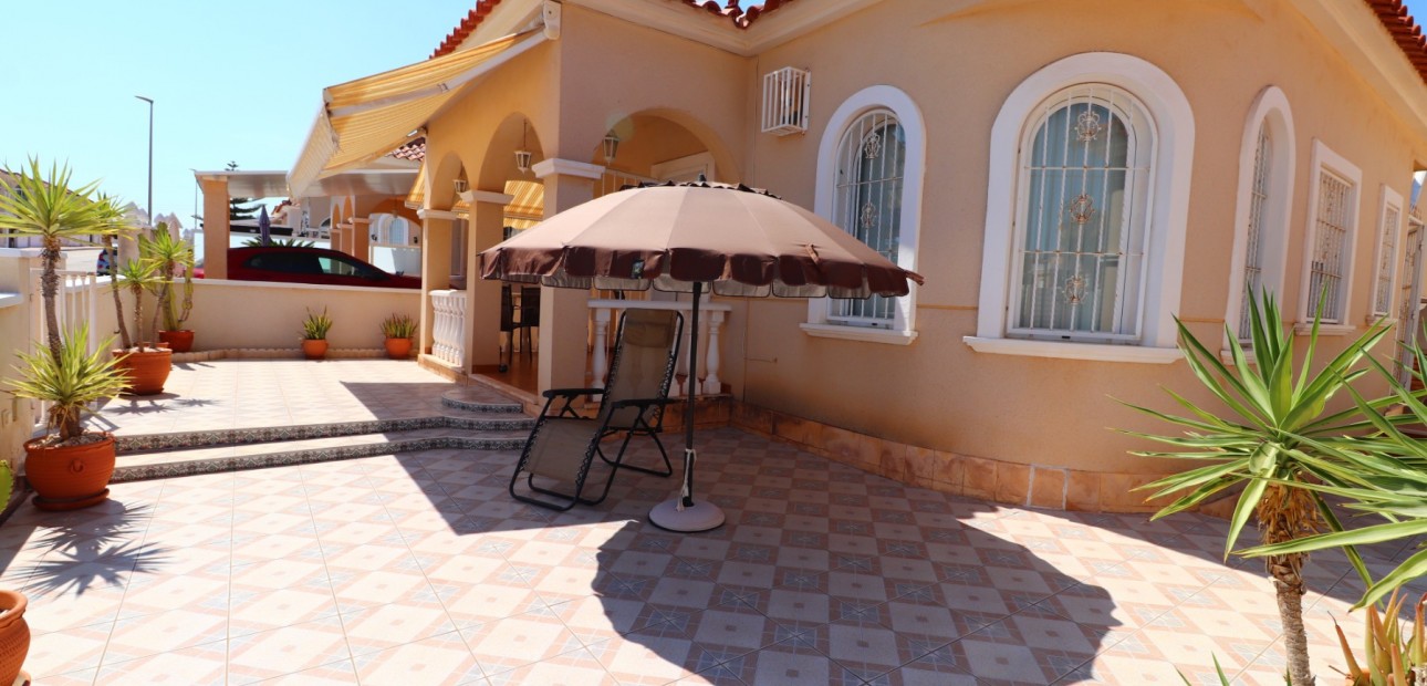 Herverkoop - Detached Villa -
Algorfa - Lo Crispin