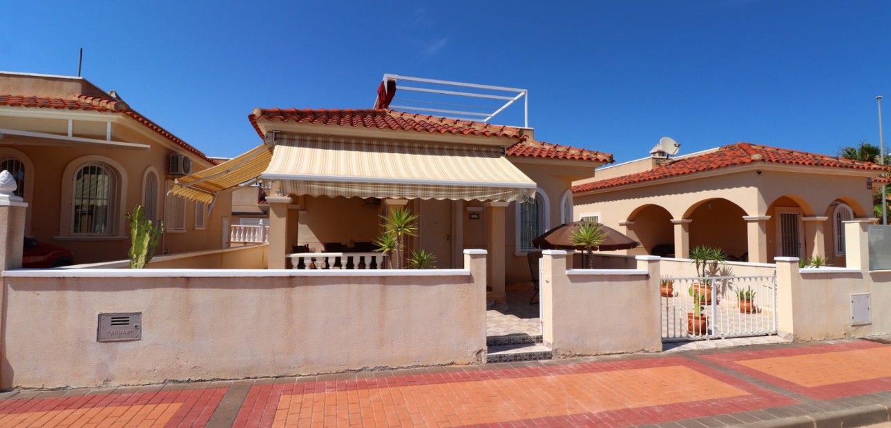 Herverkoop - Detached Villa -
Algorfa - Lo Crispin