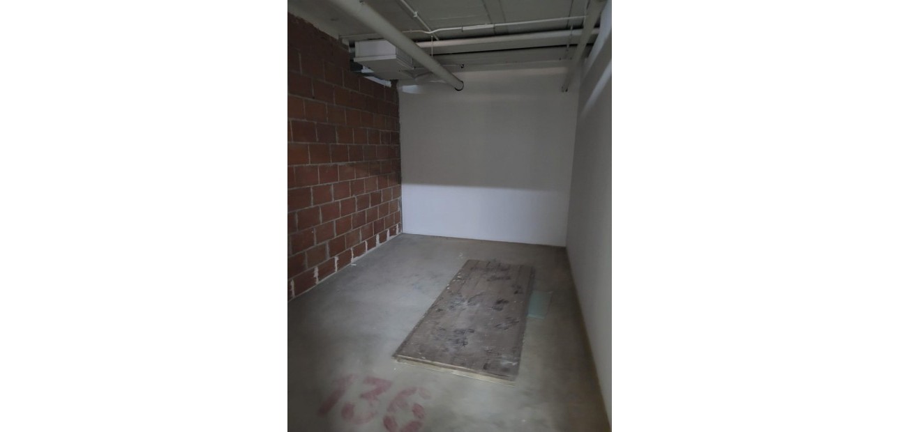 Herverkoop - Garage -
Orihuela Costa - Los Almendros-La Florida