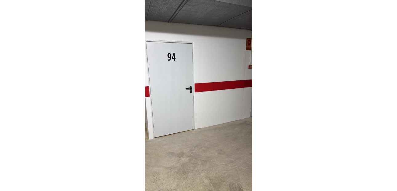Herverkoop - Garage -
Orihuela Costa - Los Almendros-La Florida