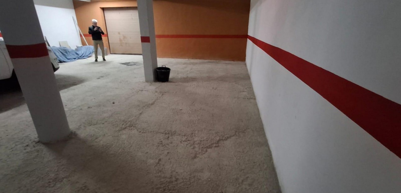 Herverkoop - Garage -
Orihuela Costa - Los Almendros-La Florida