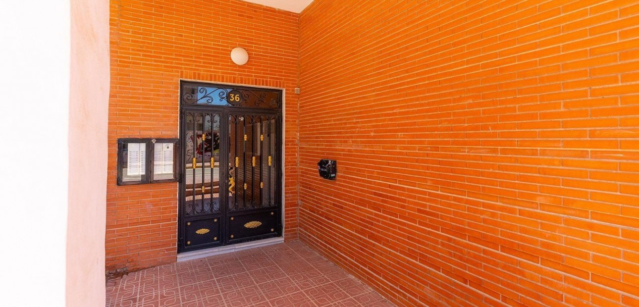 Herverkoop - Appartement / flat -
Torrevieja - La Mata pueblo