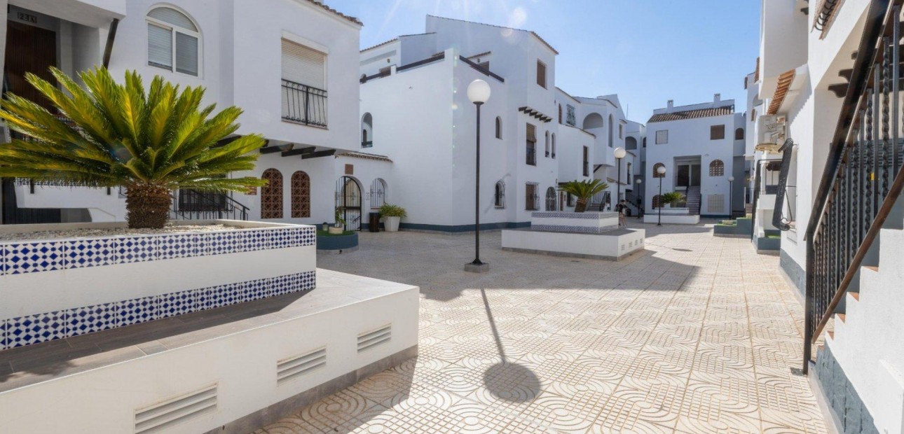 Herverkoop - Appartement / flat -
Torrevieja - Acequion