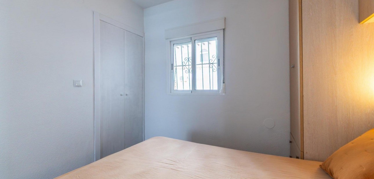 Herverkoop - Appartement / flat -
Torrevieja - Acequion