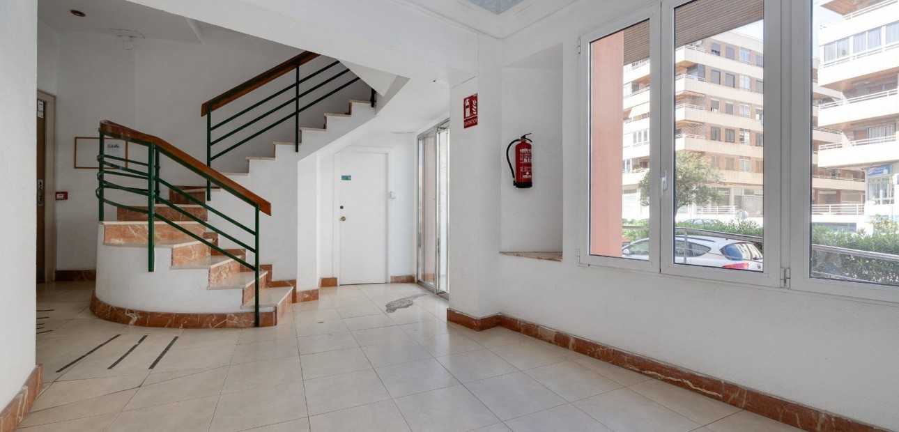 Herverkoop - Appartement / flat -
Torrevieja - Playa del cura