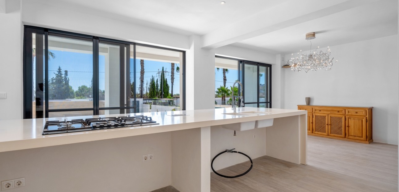 Herverkoop - Country Property -
Los Montesinos - La Herrada