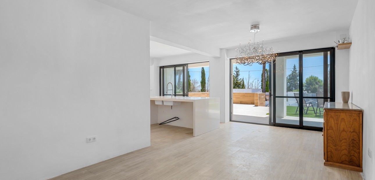 Herverkoop - Country Property -
Los Montesinos - La Herrada