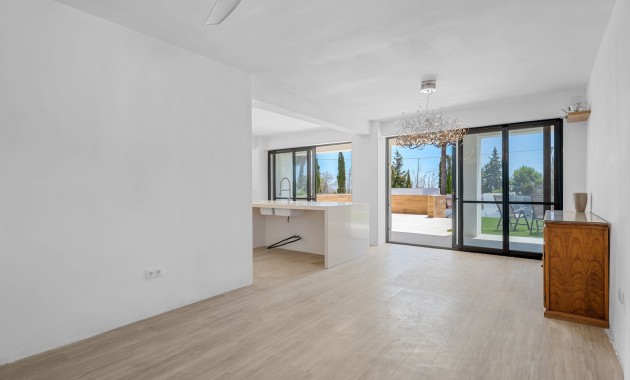 Herverkoop - Country Property -
Los Montesinos - La Herrada