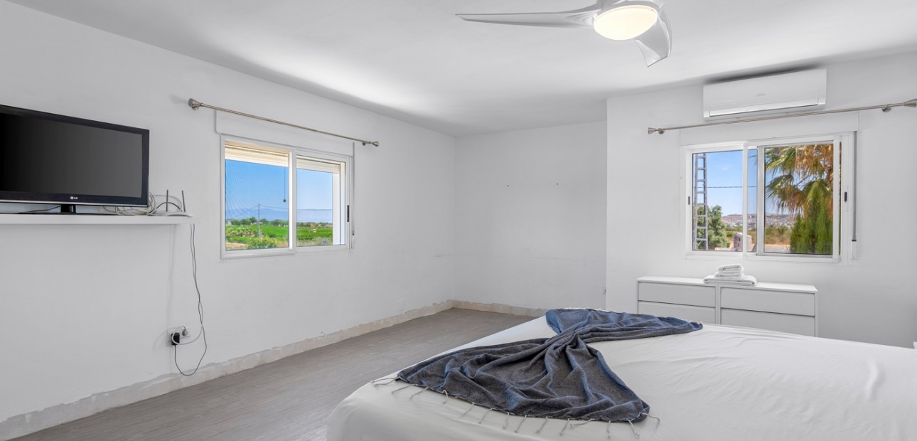 Herverkoop - Country Property -
Los Montesinos - La Herrada