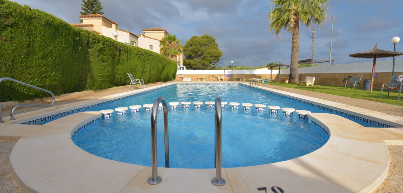 Herverkoop - Quad Villa -
Algorfa - Montebello