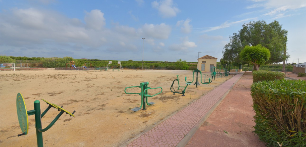Herverkoop - Quad Villa -
Algorfa - Montebello