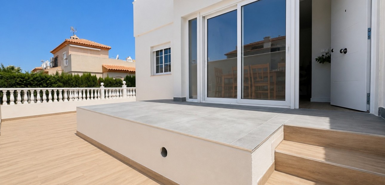 Herverkoop - Herenhuis -
Orihuela Costa - Los Altos