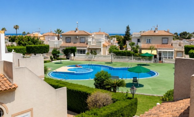 Herverkoop - Herenhuis -
Orihuela Costa - Los Altos