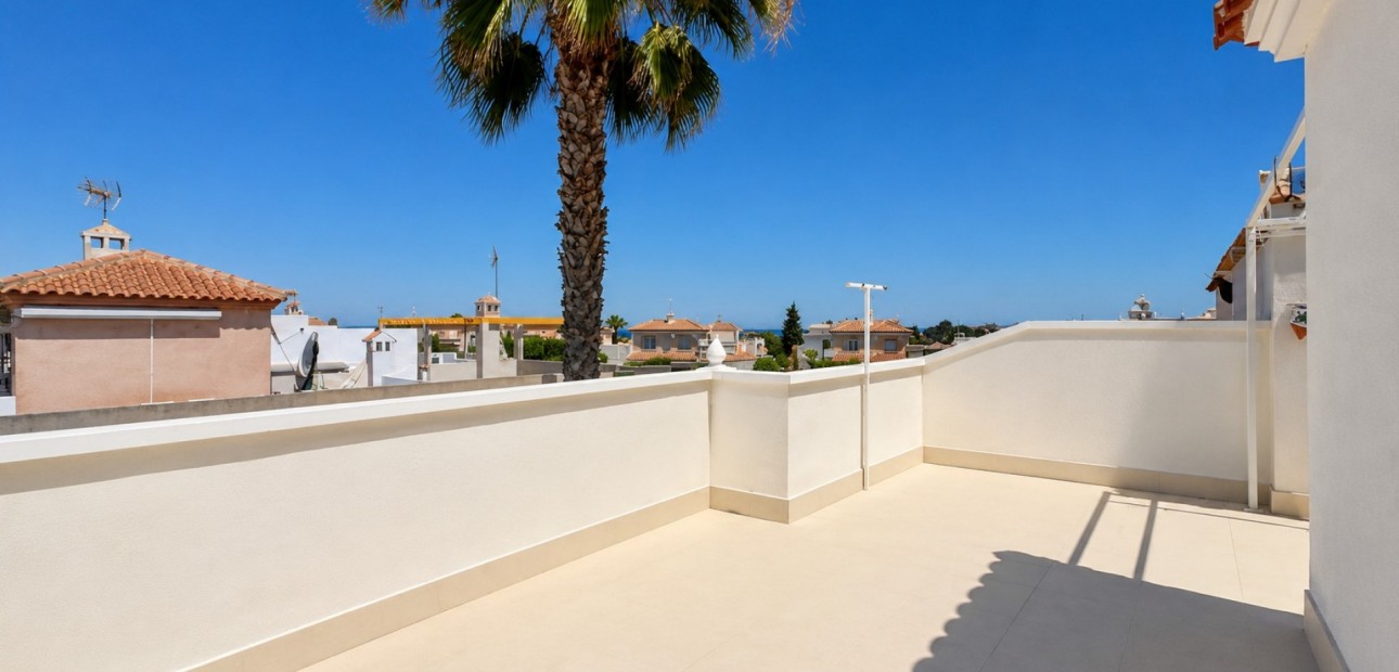 Herverkoop - Herenhuis -
Orihuela Costa - Los Altos