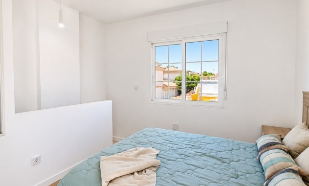 Herverkoop - Herenhuis -
Orihuela Costa - Los Altos